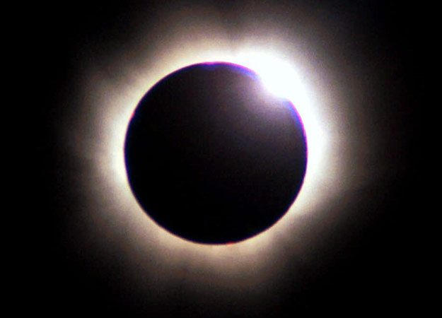 “total eclipse”的图片搜寻结果