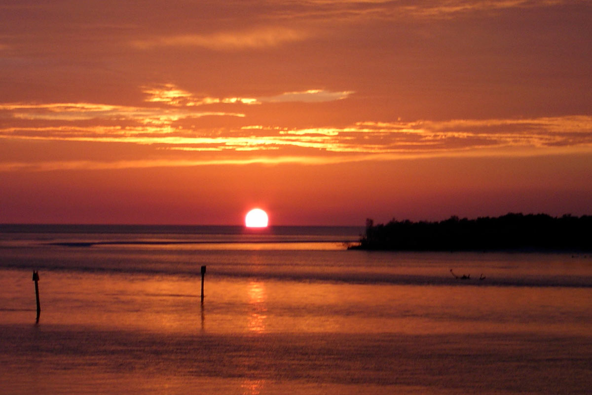  URL httpwwwdesktopascomtropical island sunset 1200800html