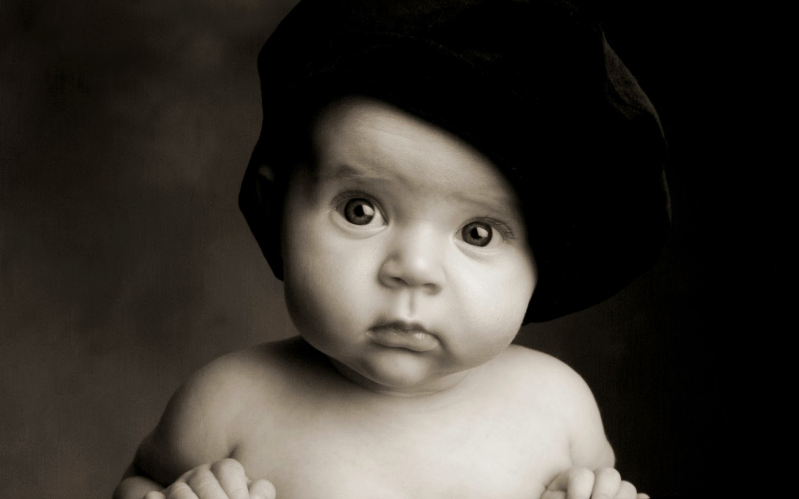 Innocence Little Baby Boy HD Wallpaper
