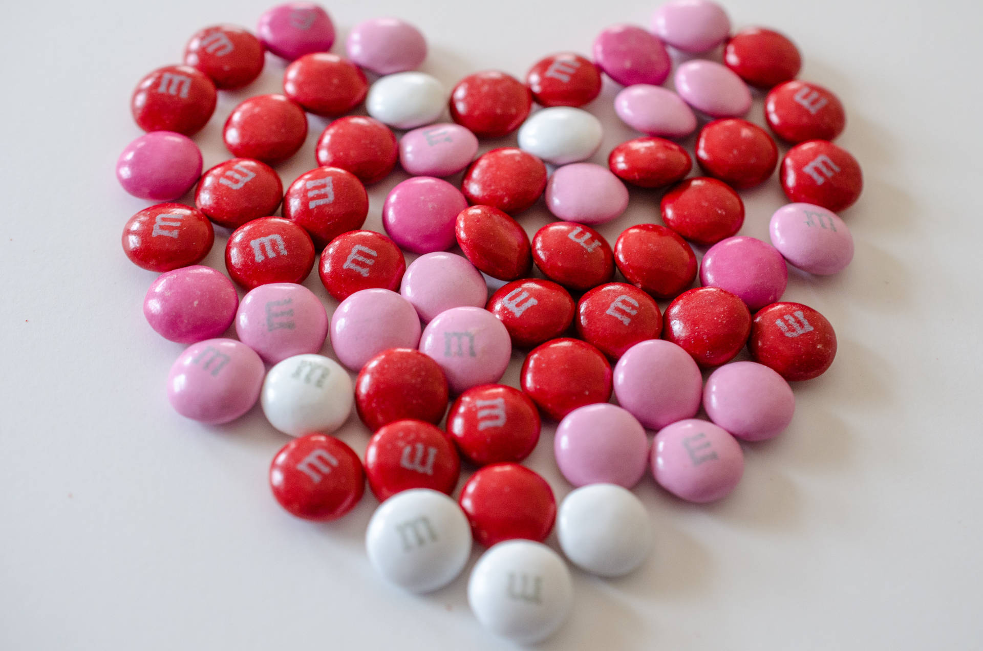 Mms Valentines Chocolate Zrjewron6j3torrr Wallpaper