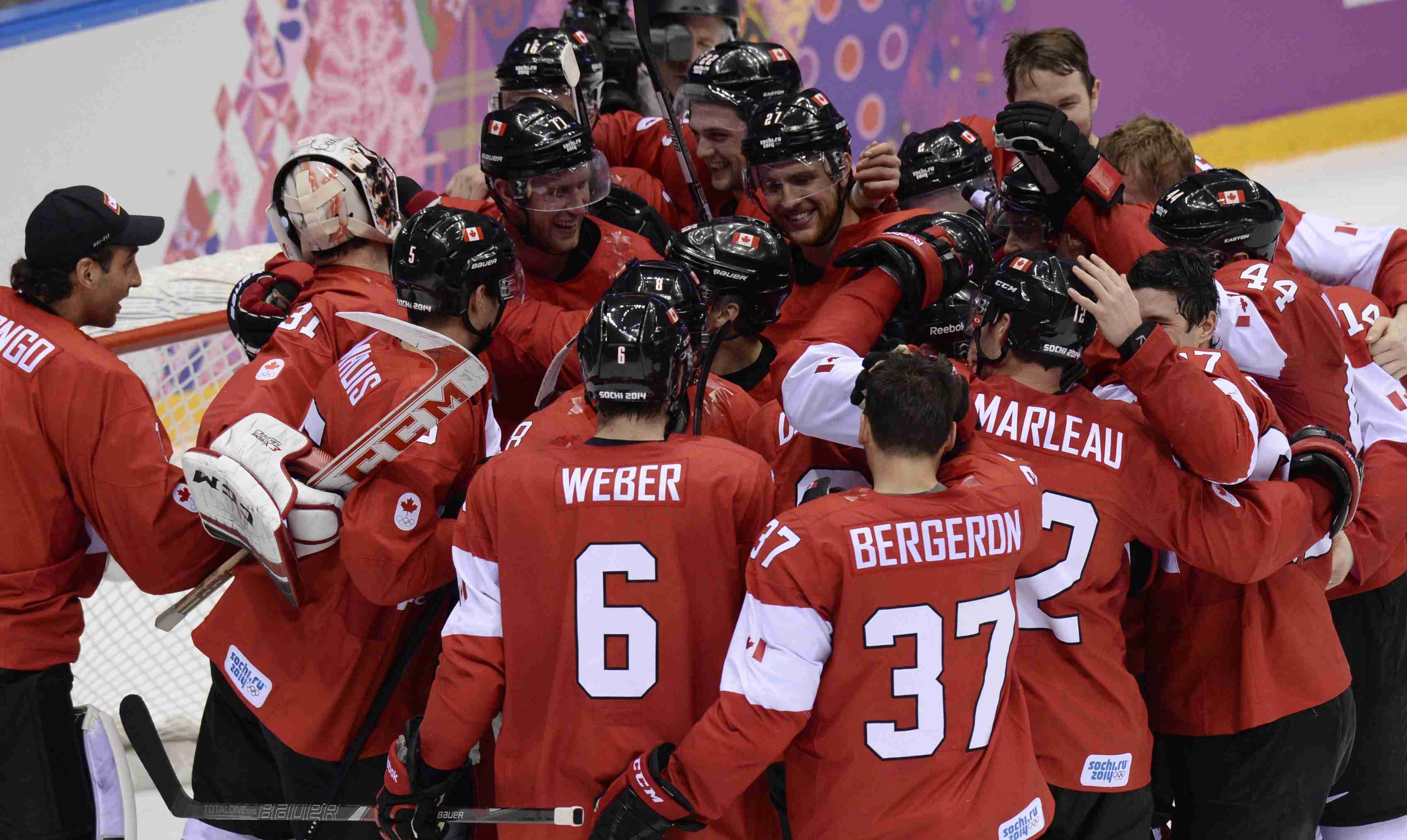 Team Canada Hockey Wallpaper Gold