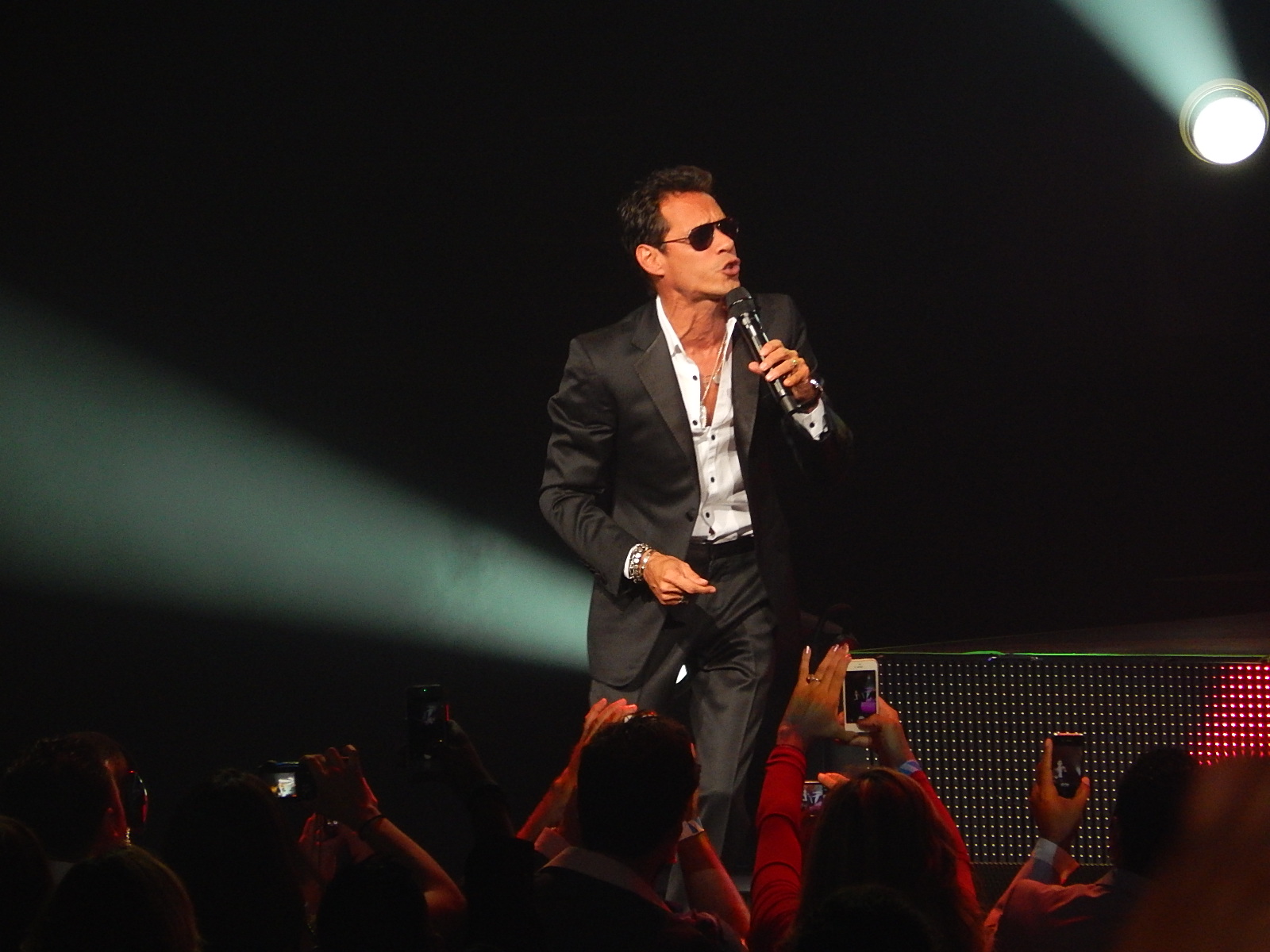 Marc Anthony Live At Allstate Arena 10082021 Choose Chicago 1600x1200