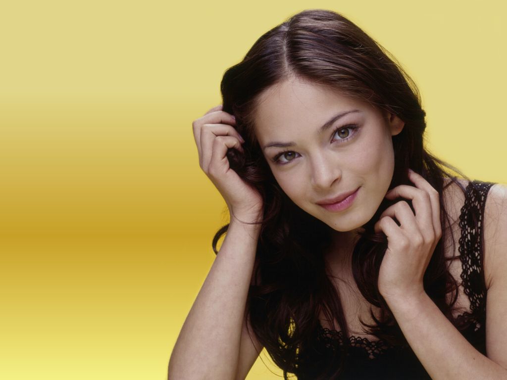 Kristin Kreuk Wallpaper Beautiful Pictures And