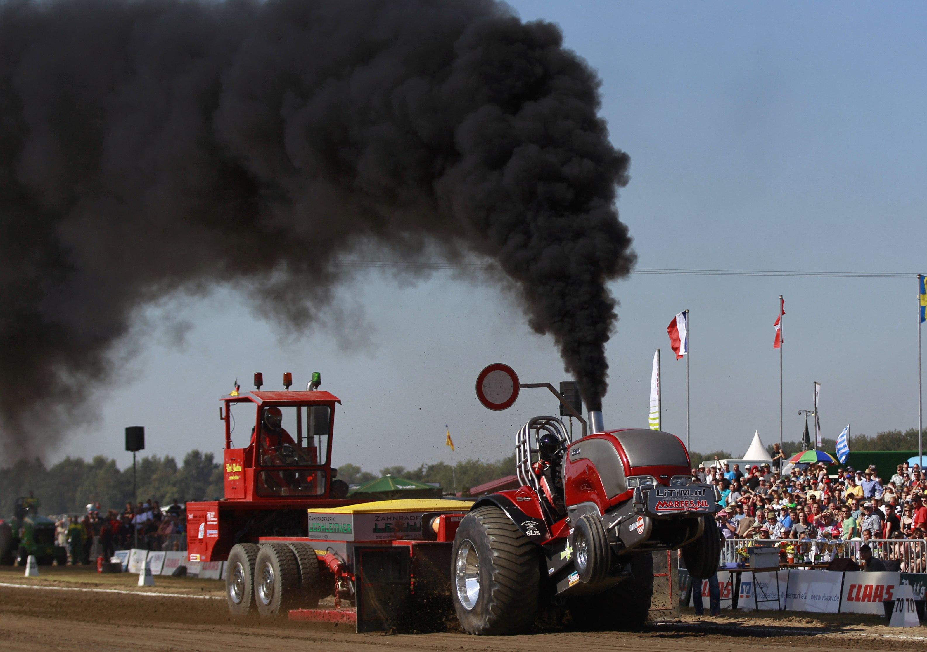 Gallery For gt Tractor Pulling Wallpaper