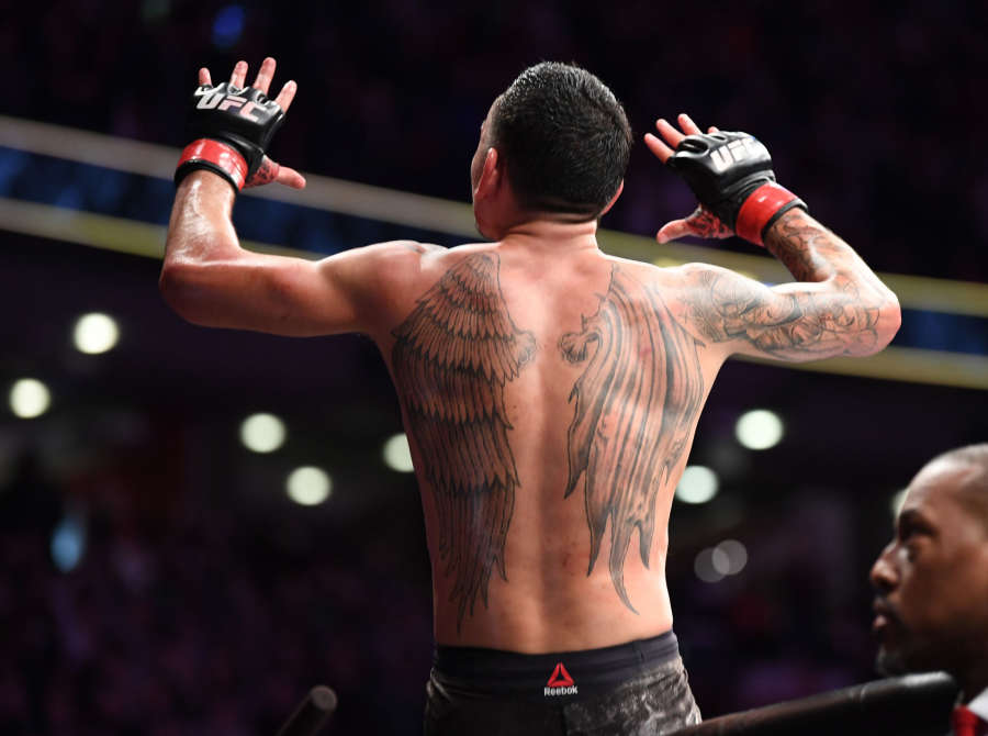 Max Holloway Retains Title At Ufc