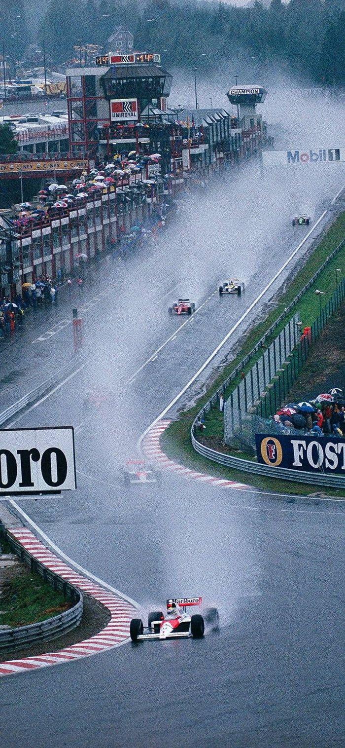 Ayrton Senna Leads At Spa Gp Wallpaper Corrida