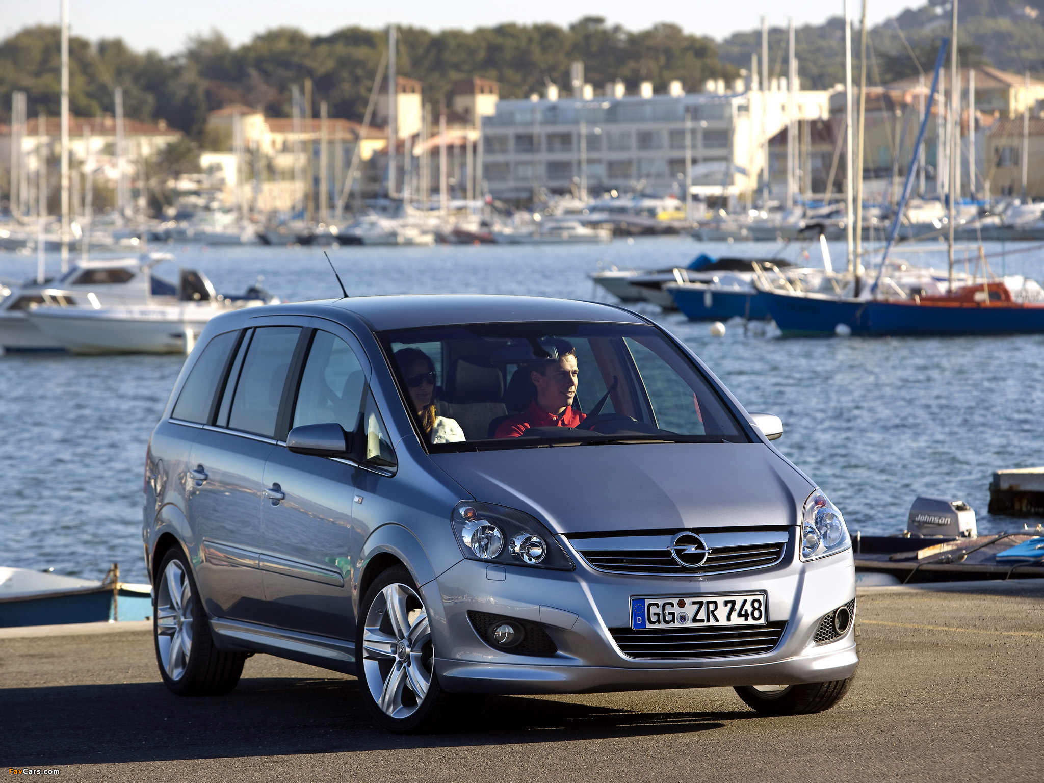 Opel Zafira B Wallpaper