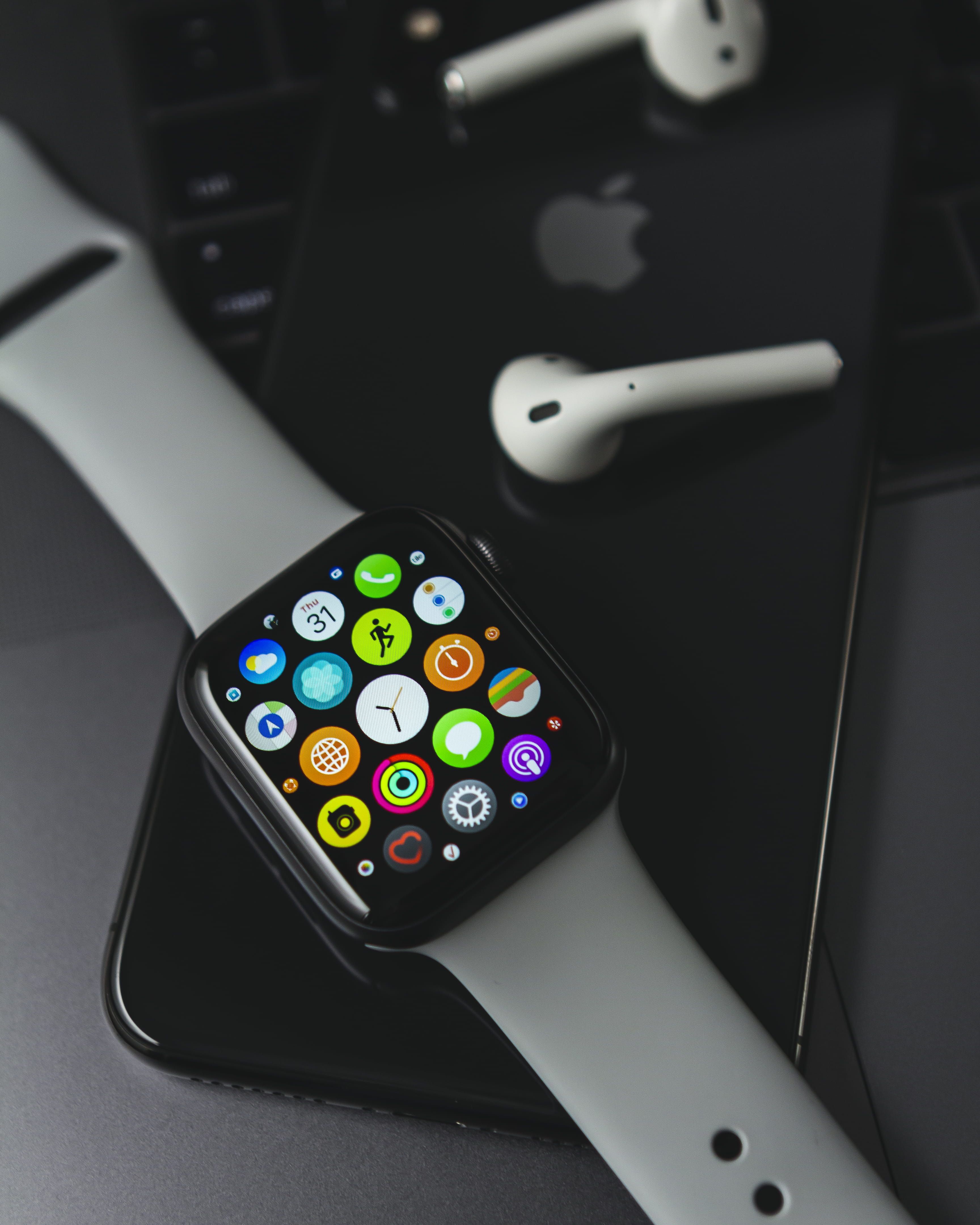HD Wallpaper Apple Watch On Jet Black iPhone Close Up Indoors