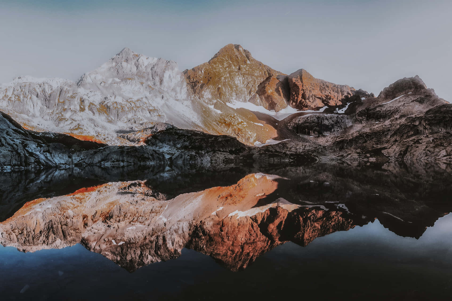 Mountain Aesthetic Wallpaper
