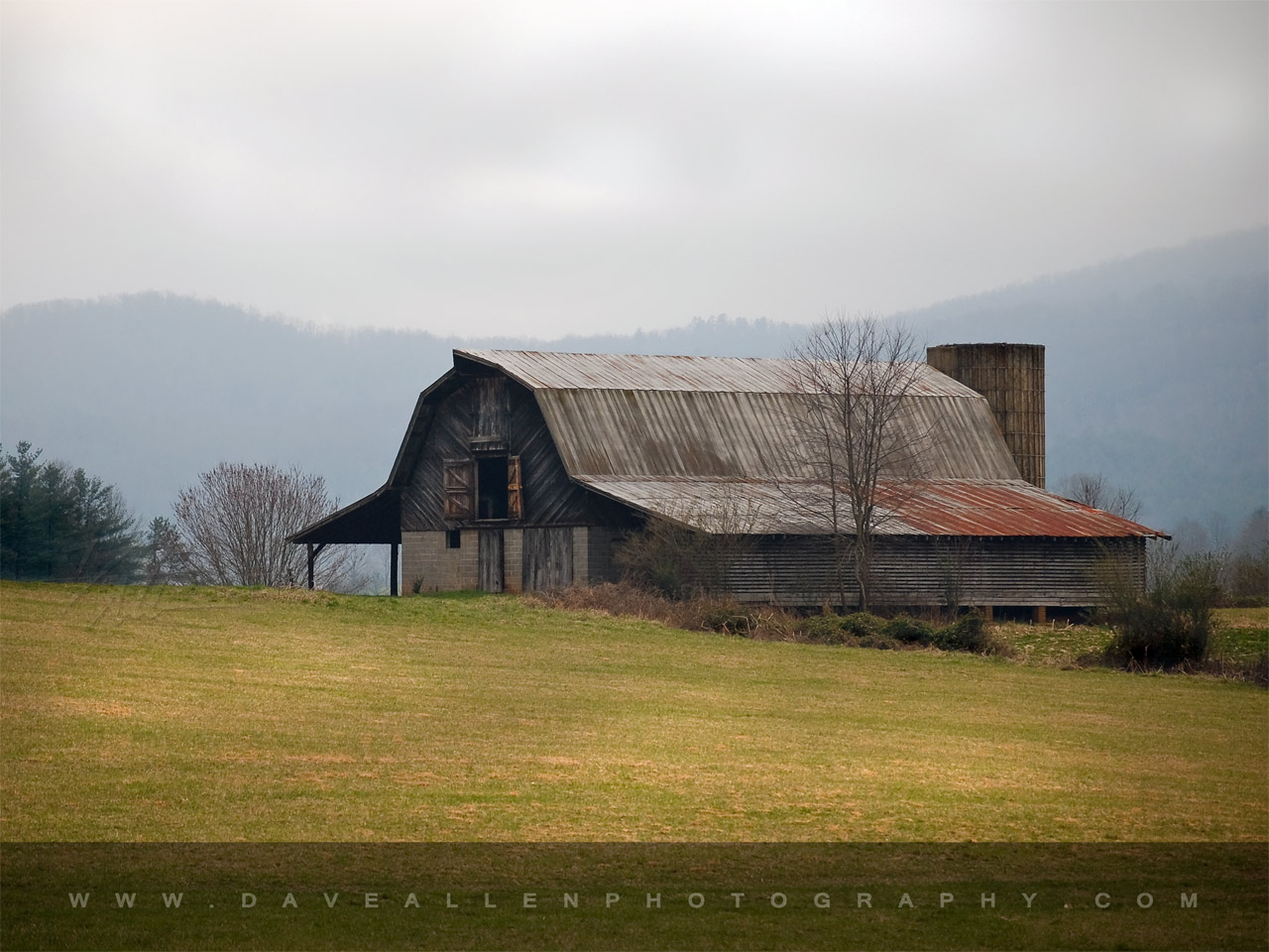 Bolet Wallpaper Old Barns And People
