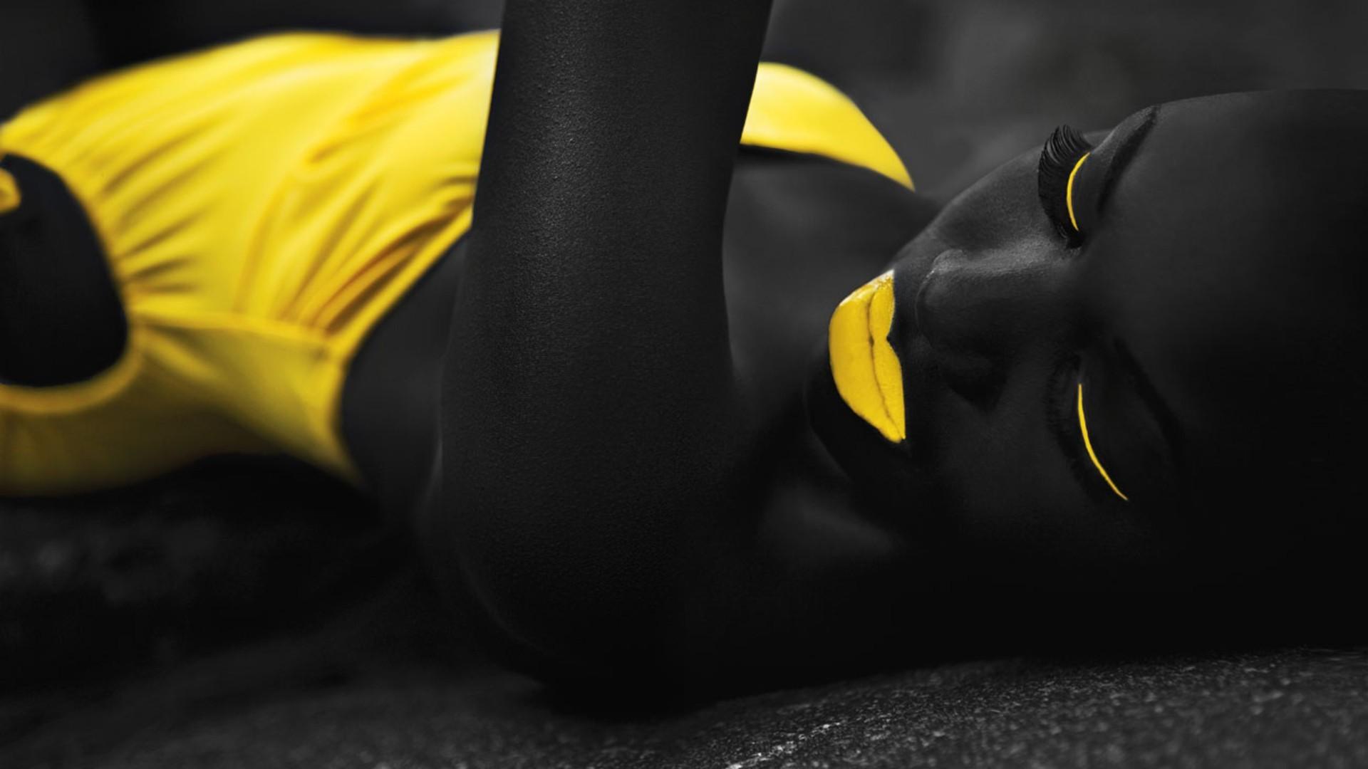 Yellow black girl photographer wallpaper