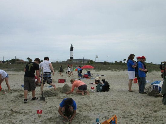 Of Tybee Lighthouse In The Background Picture Island