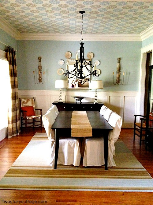DINING ROOM DECORATING IDEAS Beautiful dining room with wallpaper on