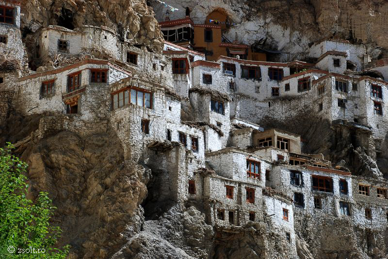 Buddhist Monastery Built On Cliffs Tibetan Wallpaper