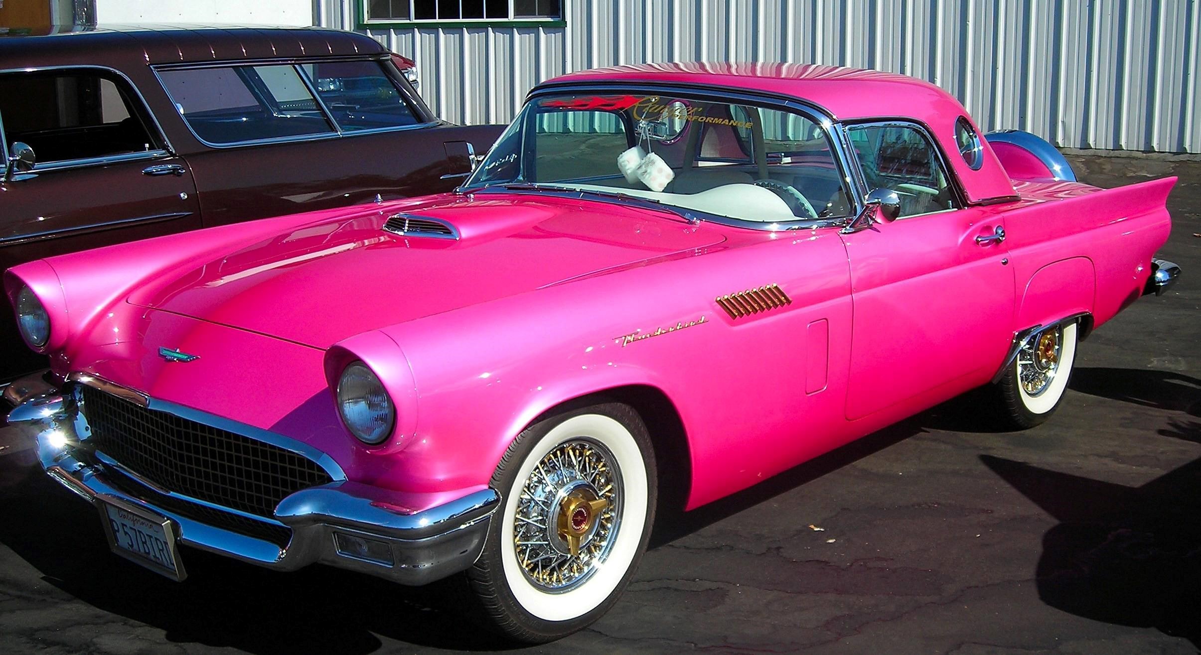 Nice Pink Vintage Car HD Image Wallpaper
