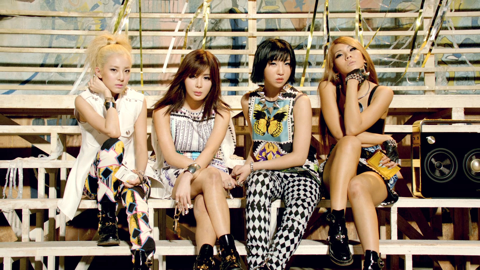 News 2ne1 Scores An All Kill With Falling In Love