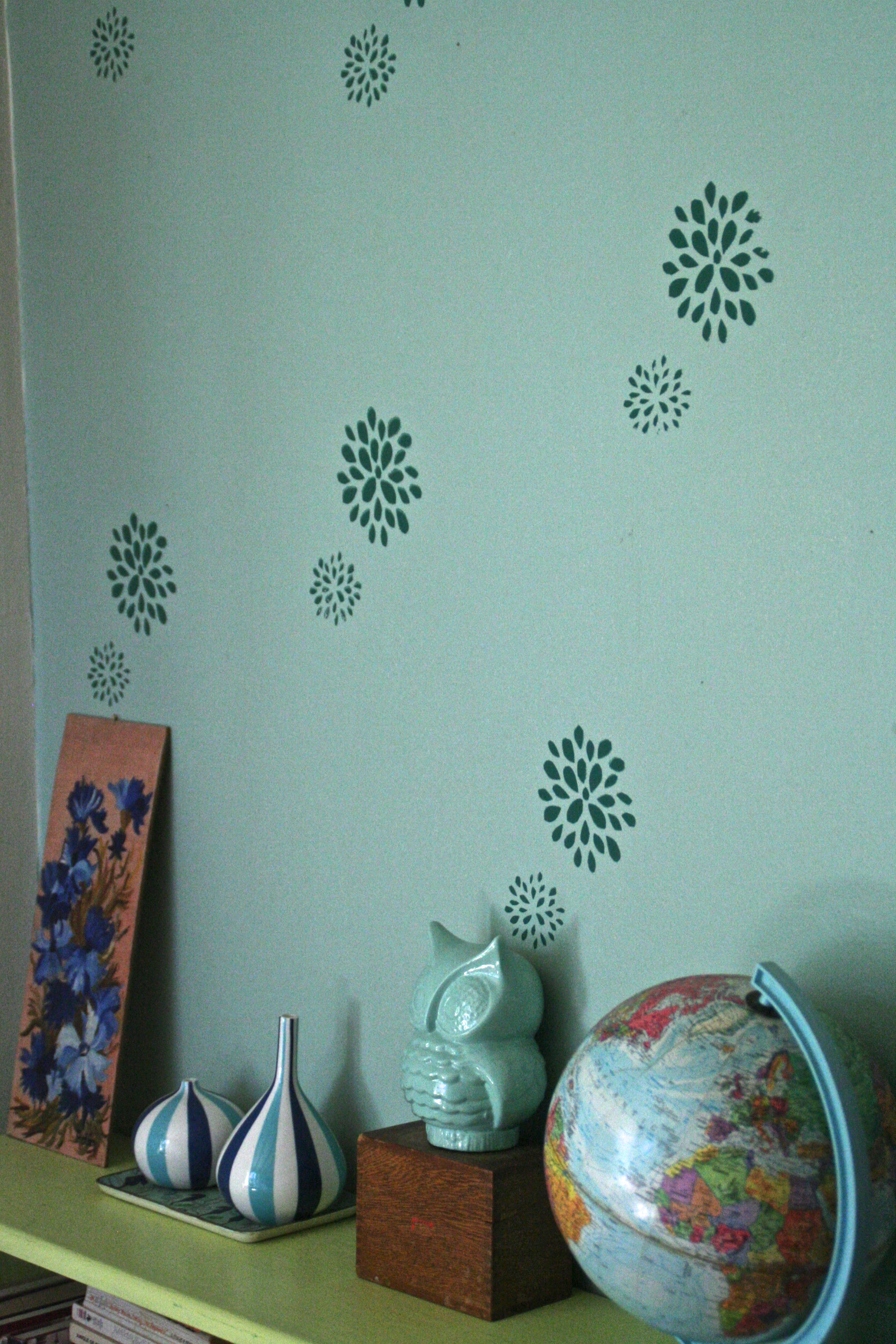 how to make diy screenprinted stencil wall paper   Dear Handmade Life