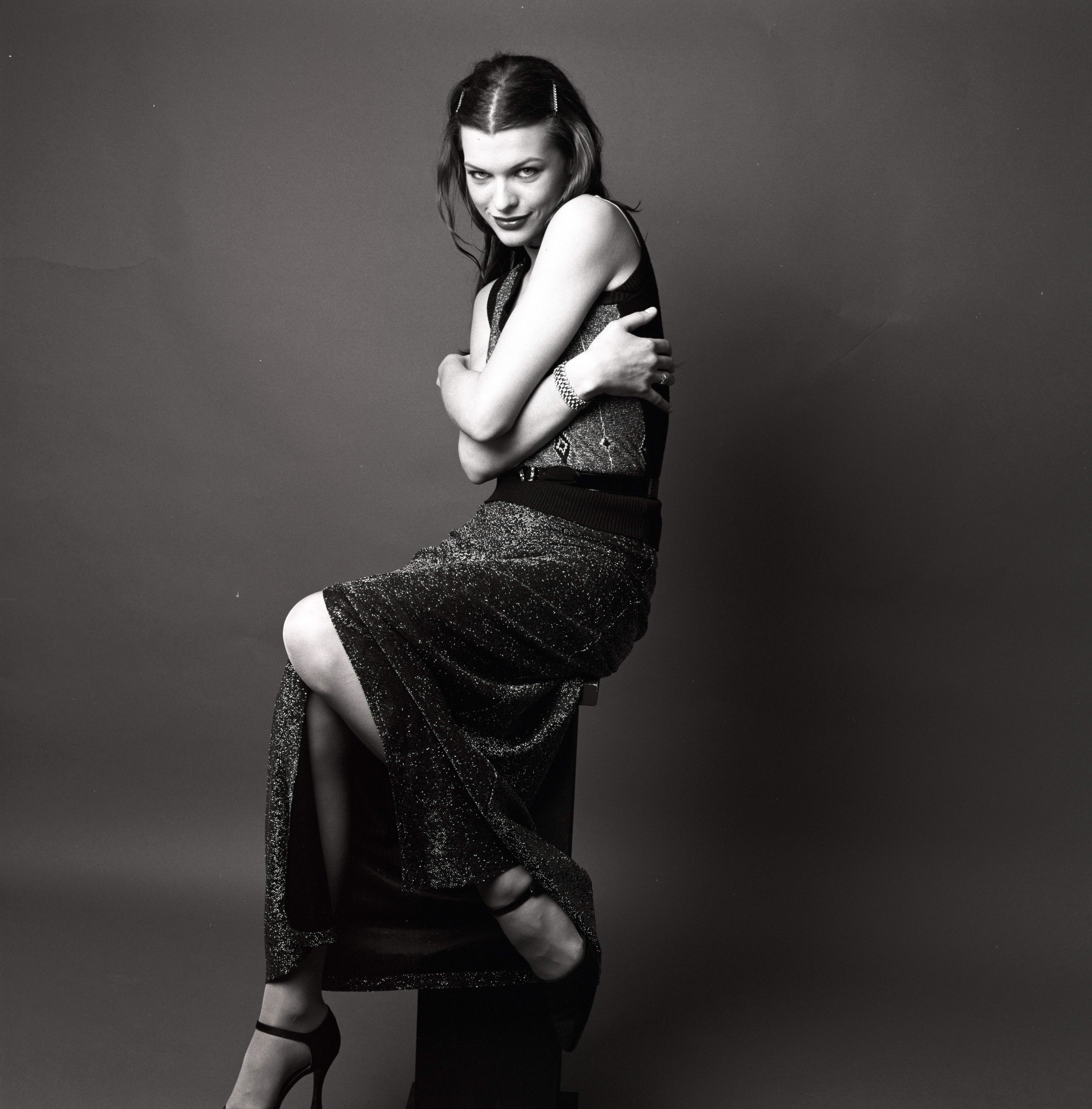  Free Download Artistic Milla Jovovich Photoshoot Hd Wallpaper 