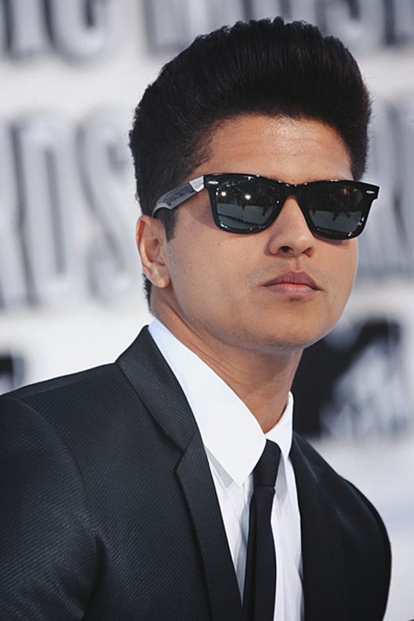Bruno Mars iPhone Wallpapers  Top Free Bruno Mars iPhone Backgrounds   WallpaperAccess