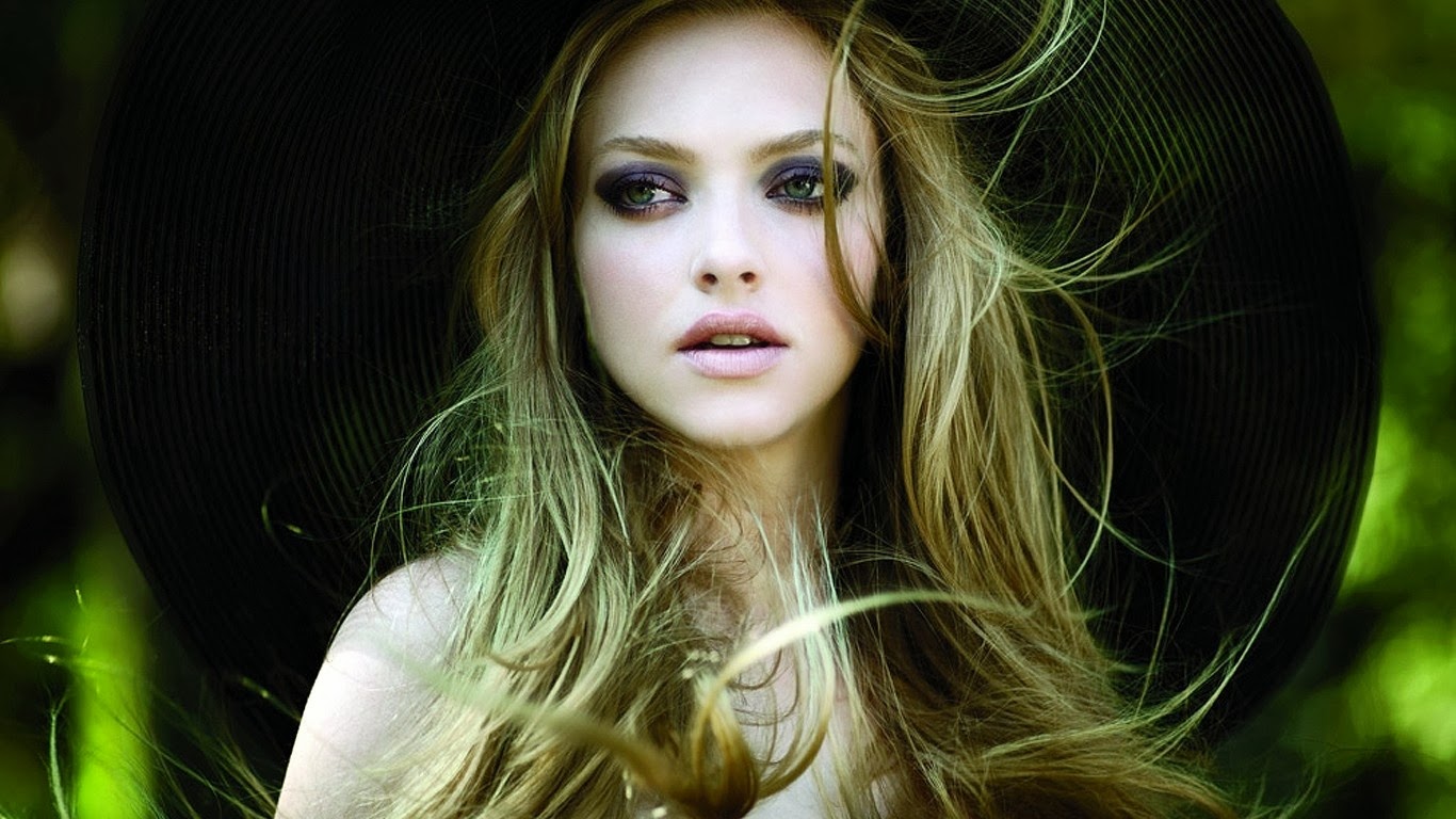 Hollywood Model Amanda Seyfried HD Pics