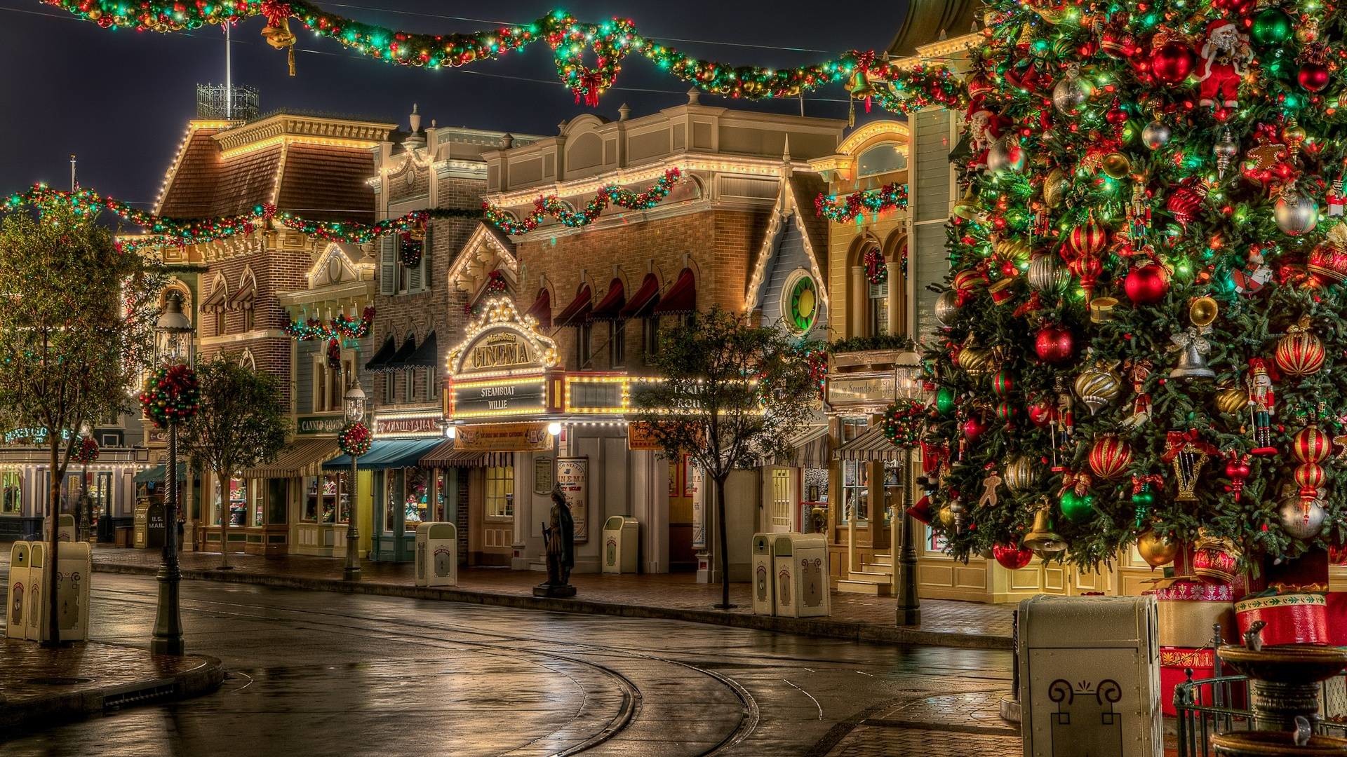 Christmas Tree Desktop Background Image
