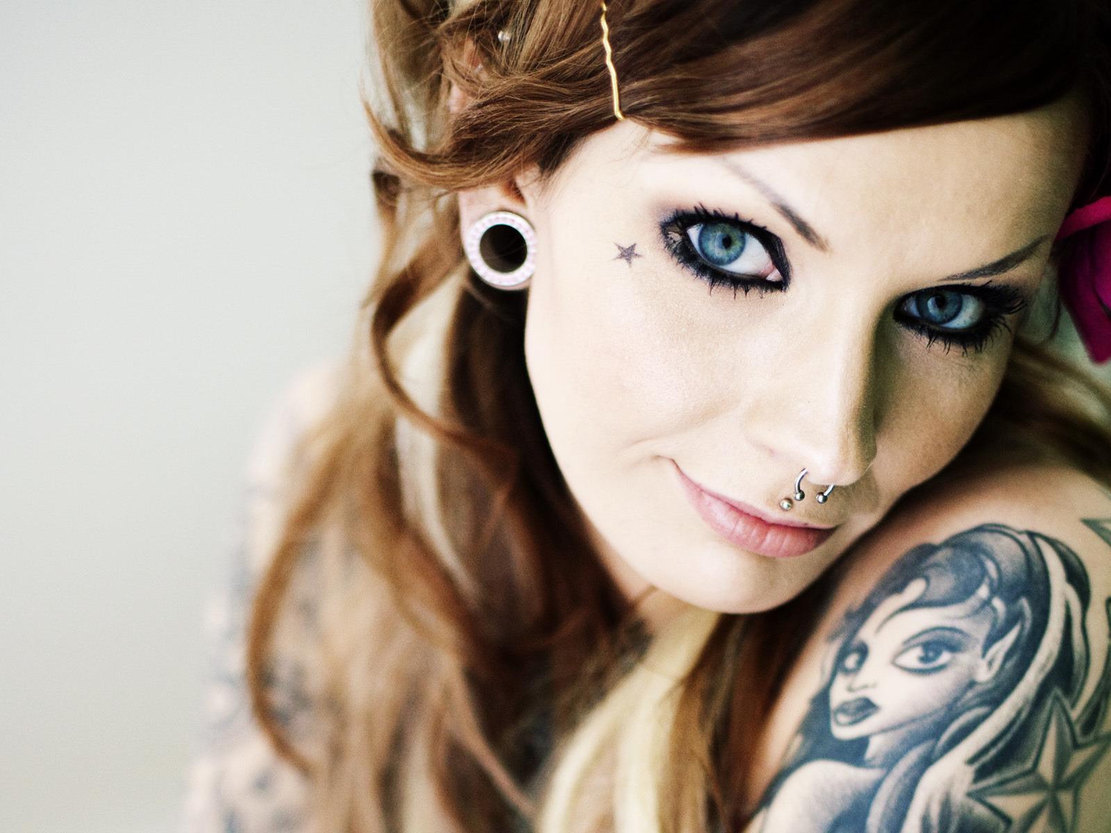 tattooed girl pics Hot