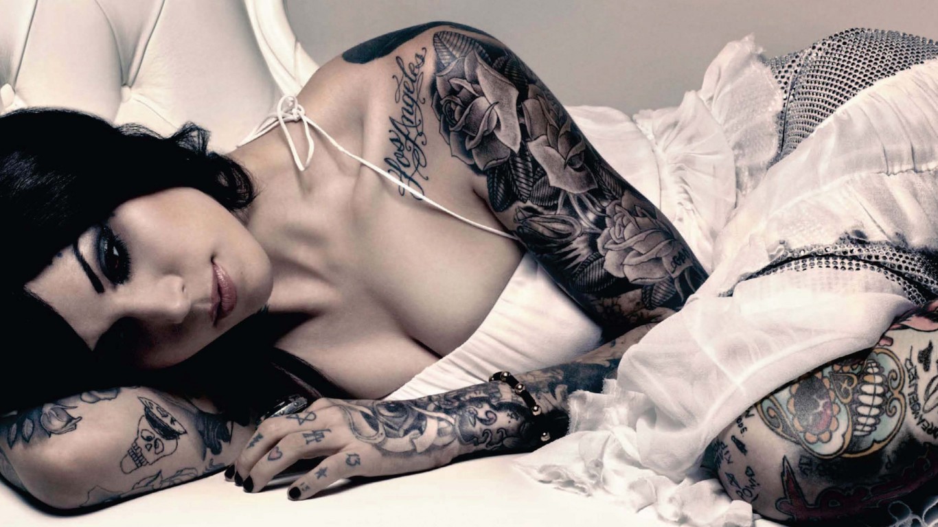 Beautiful Girl With Tattoos Windows Wallpaper HD