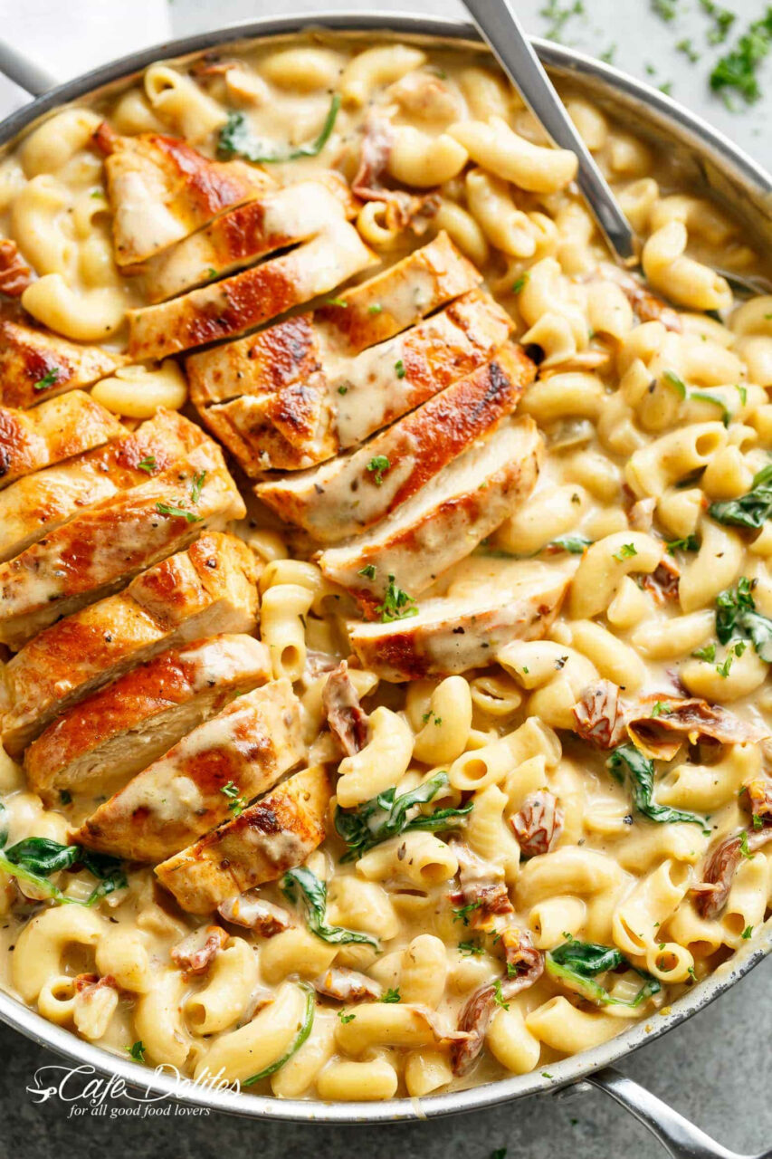 Herb Garnished Grilled Chicken And Mac Cheese Wallpaper