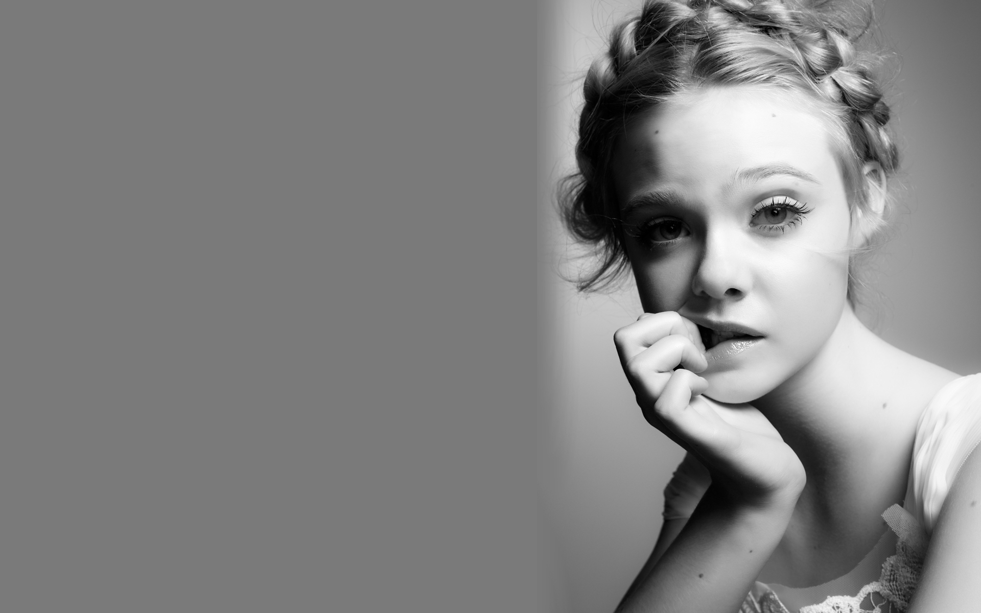 Lovely Elle Fanning Wallpaper High Definition Quality