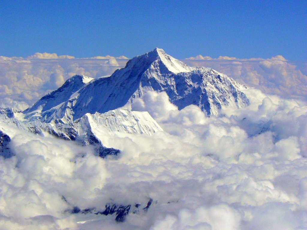 Mount Everest Travel Happy Land