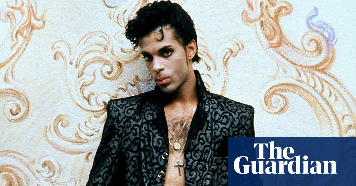 Prince How His Androgynous Style Influenced Fashion