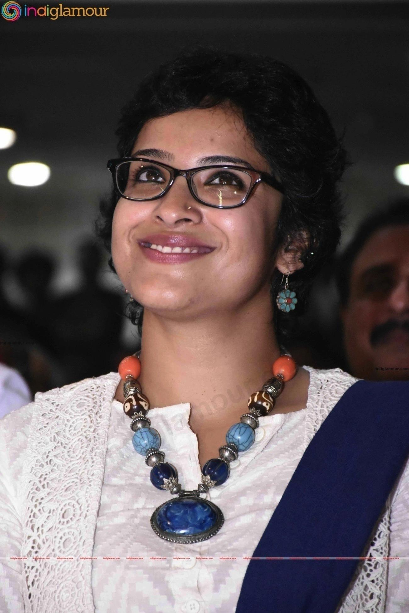 Aparna Gopinath Actress HD Photos Image Pics And Stills