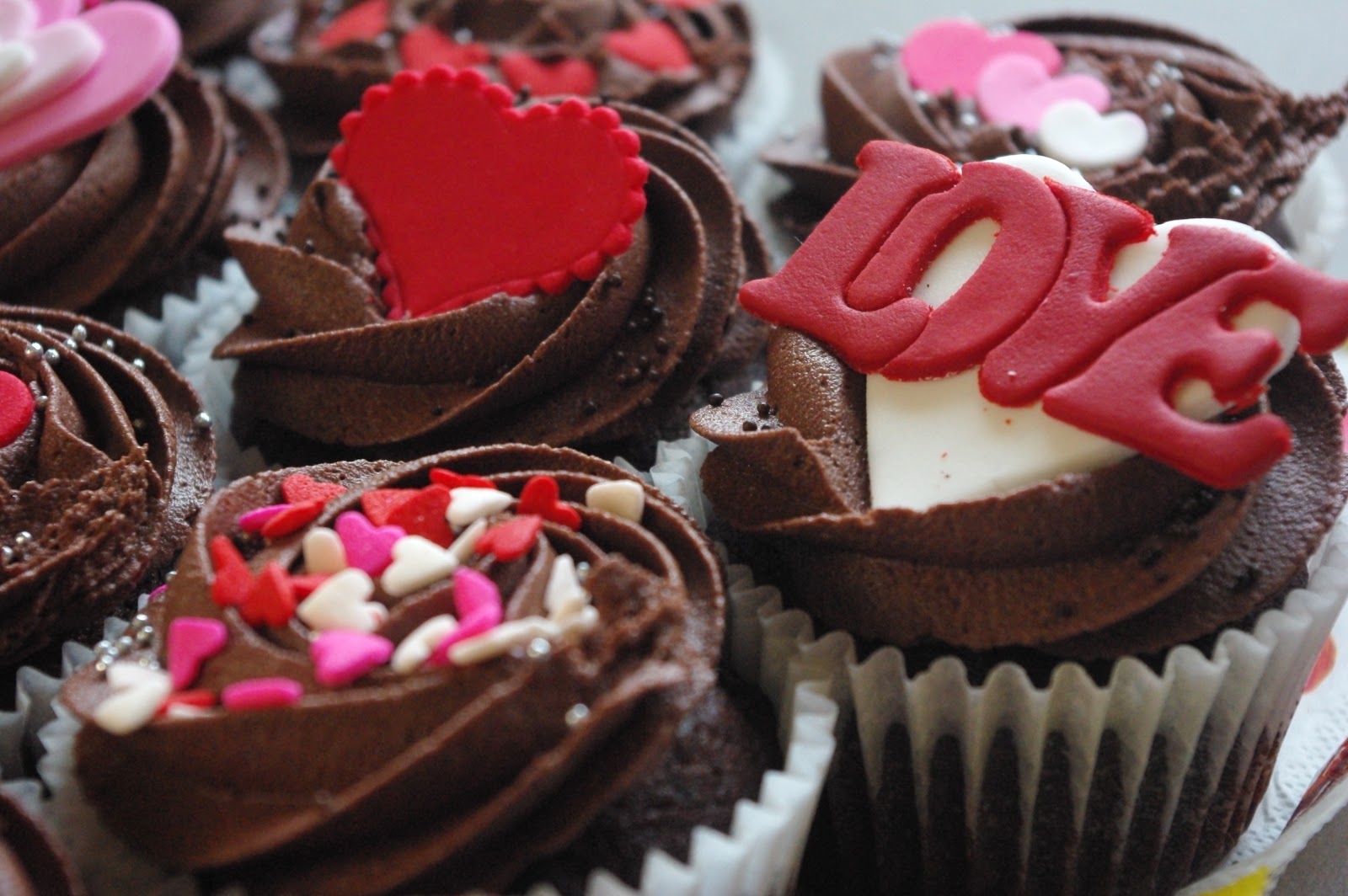 Valentine Day Chocolate HD Wallpaper And Picture