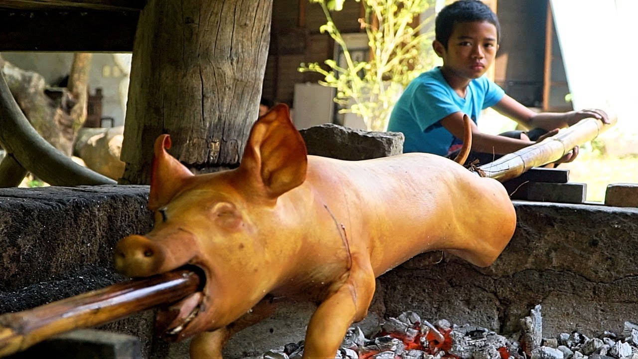 Lechon Being Rolled Dbajzdkk4sz9wf3v Wallpaper