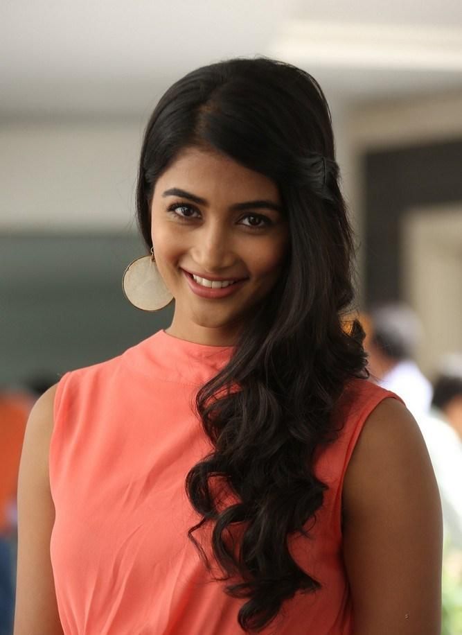 Pooja Hegde Awesome Pics In Long Hair Styles Actress