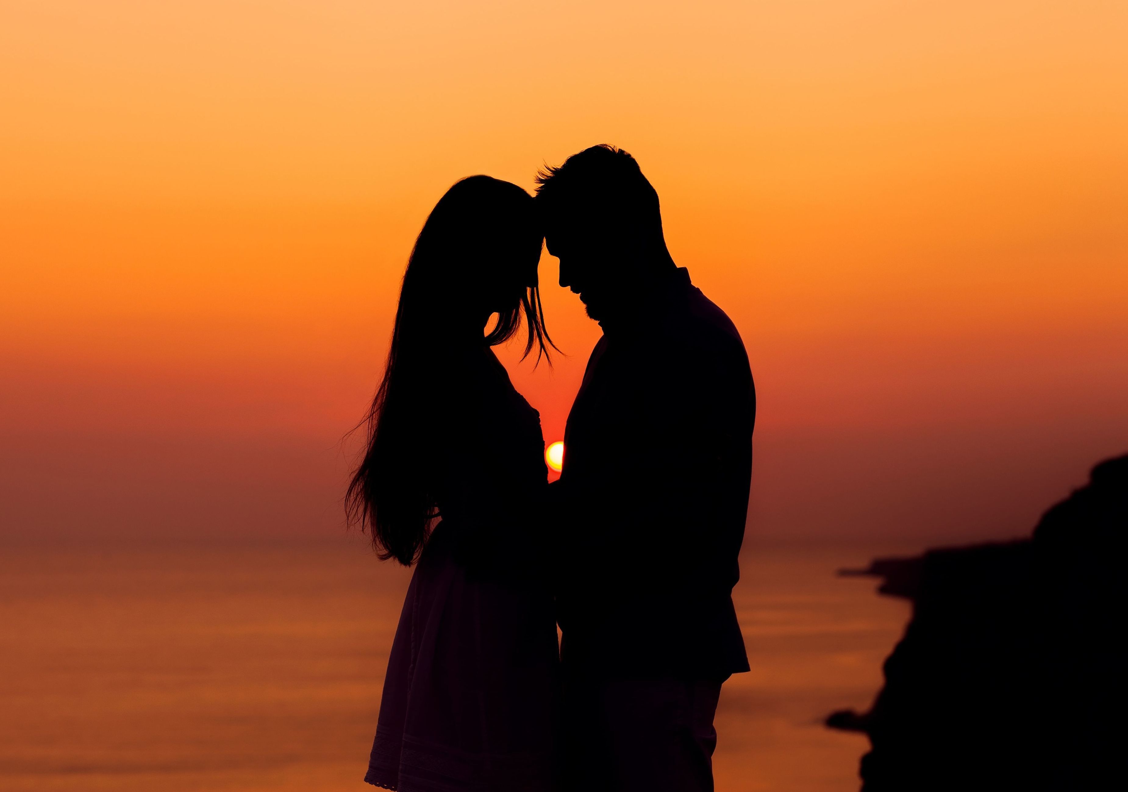 girl woman boy man silhouette love feelings romance sunset wallpaper