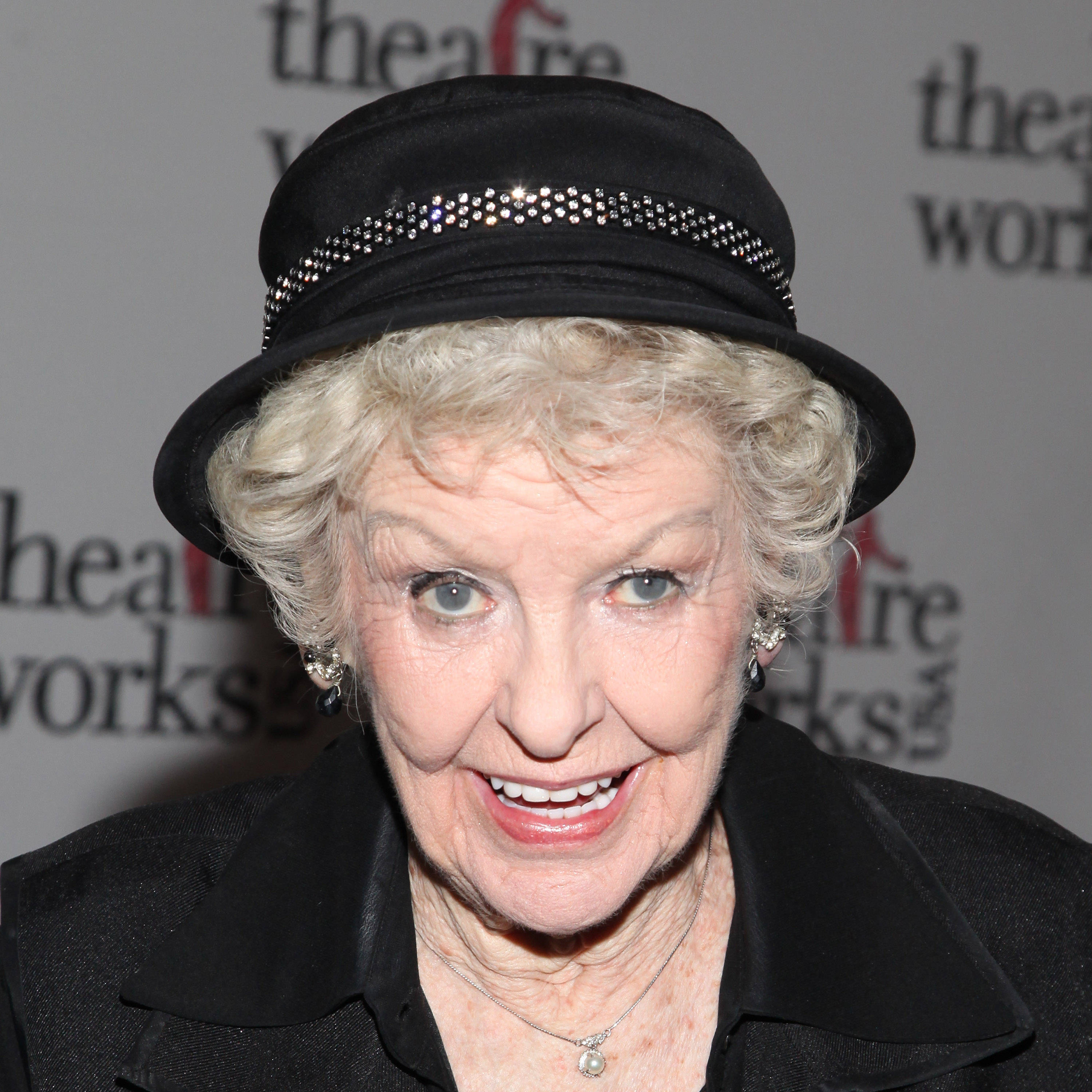 En Sie Kostenlose Elaine Stritch Wallpaper