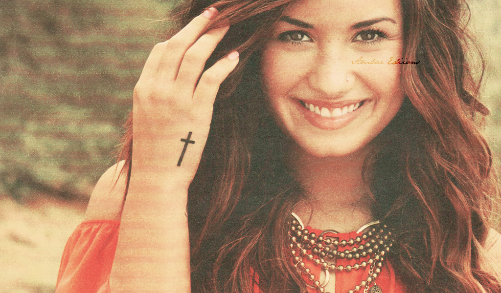 Demi Lovato Wallpaper By Fearlessandsepeaknow