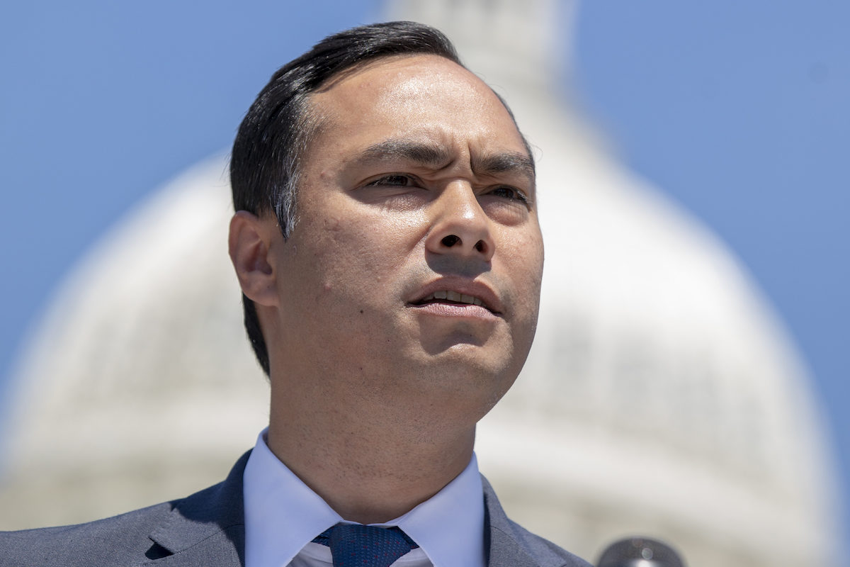 Joaquin Castro Publicly Shamed Trump Donors The Mary Sue