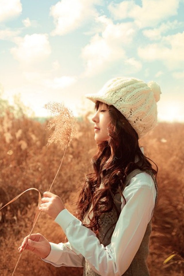 Sweet Girl iPhone 4s Wallpaper iPad