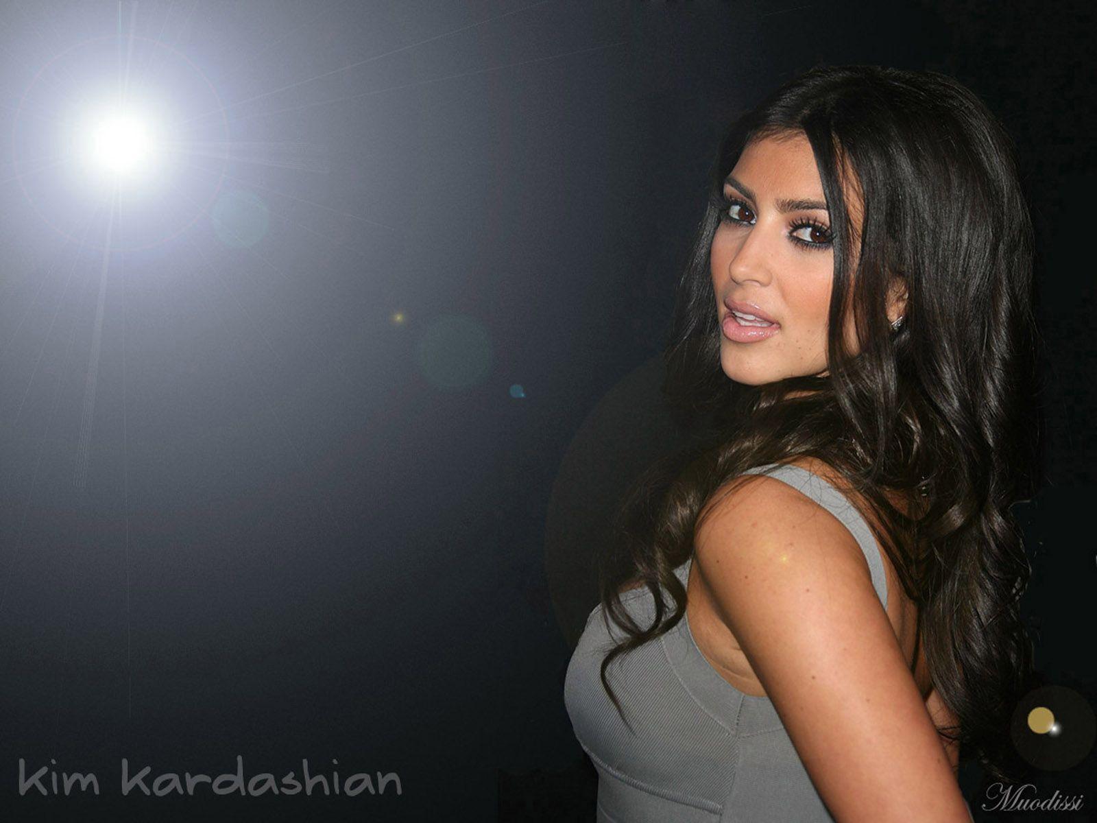 Kim Kardashian Full HD Wallpaper