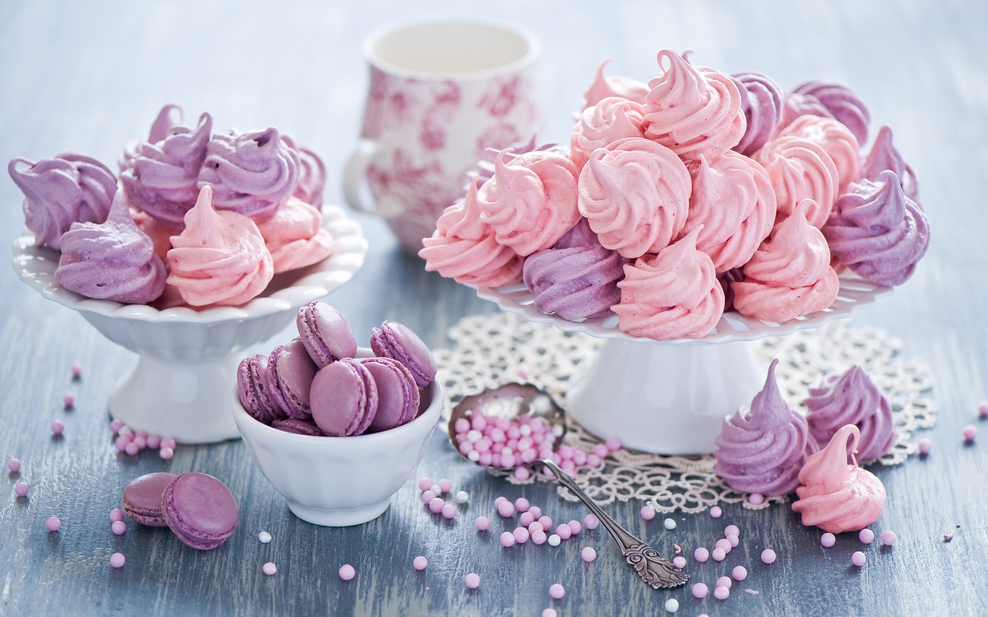 Meringue Wallpaper