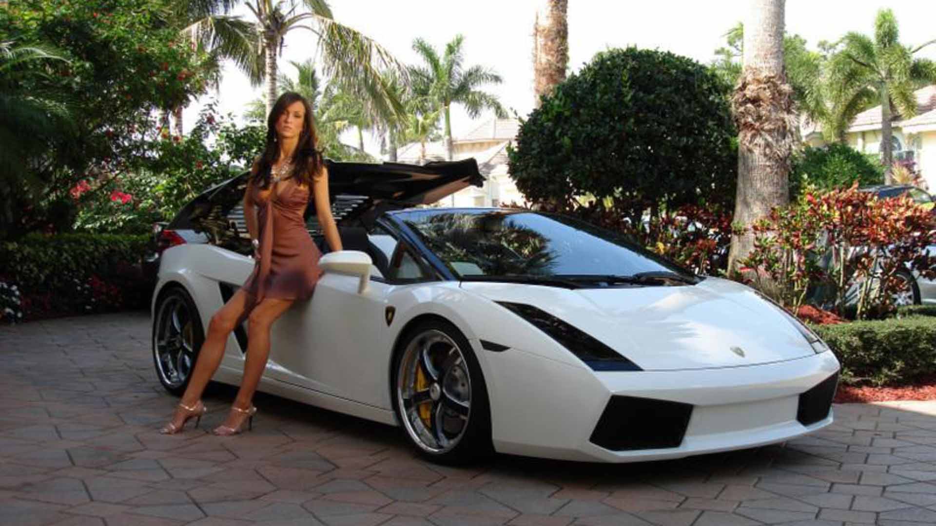 Beautiful Girl With Car Hd Wallpapers