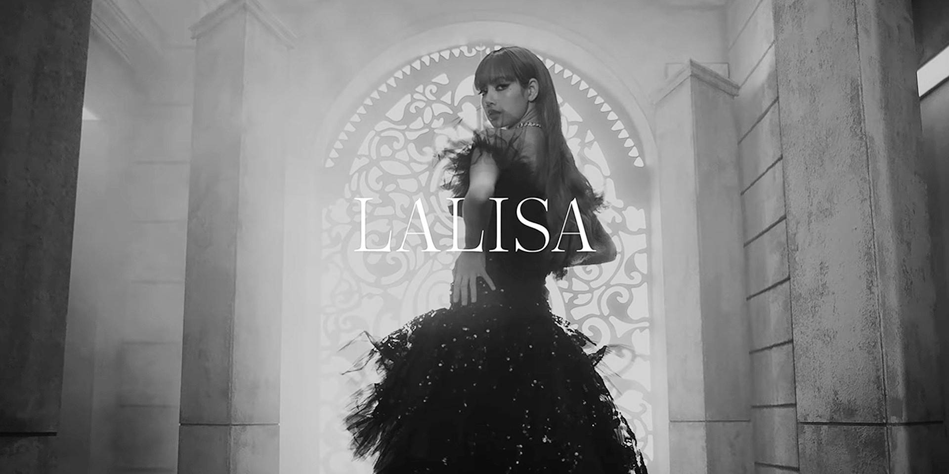 Lalisa Manoban Wallpaper