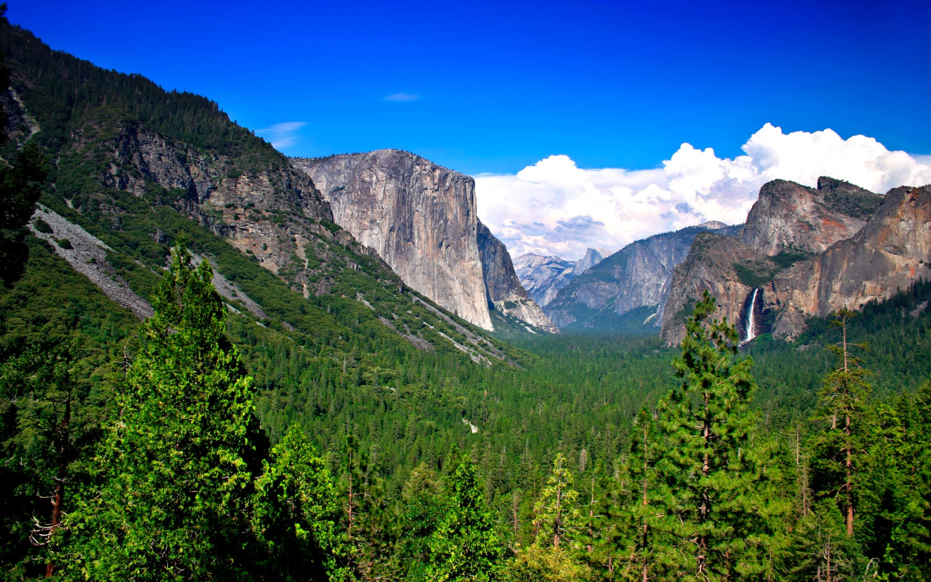 Windows Background Yosemite Mountains Wallpaper