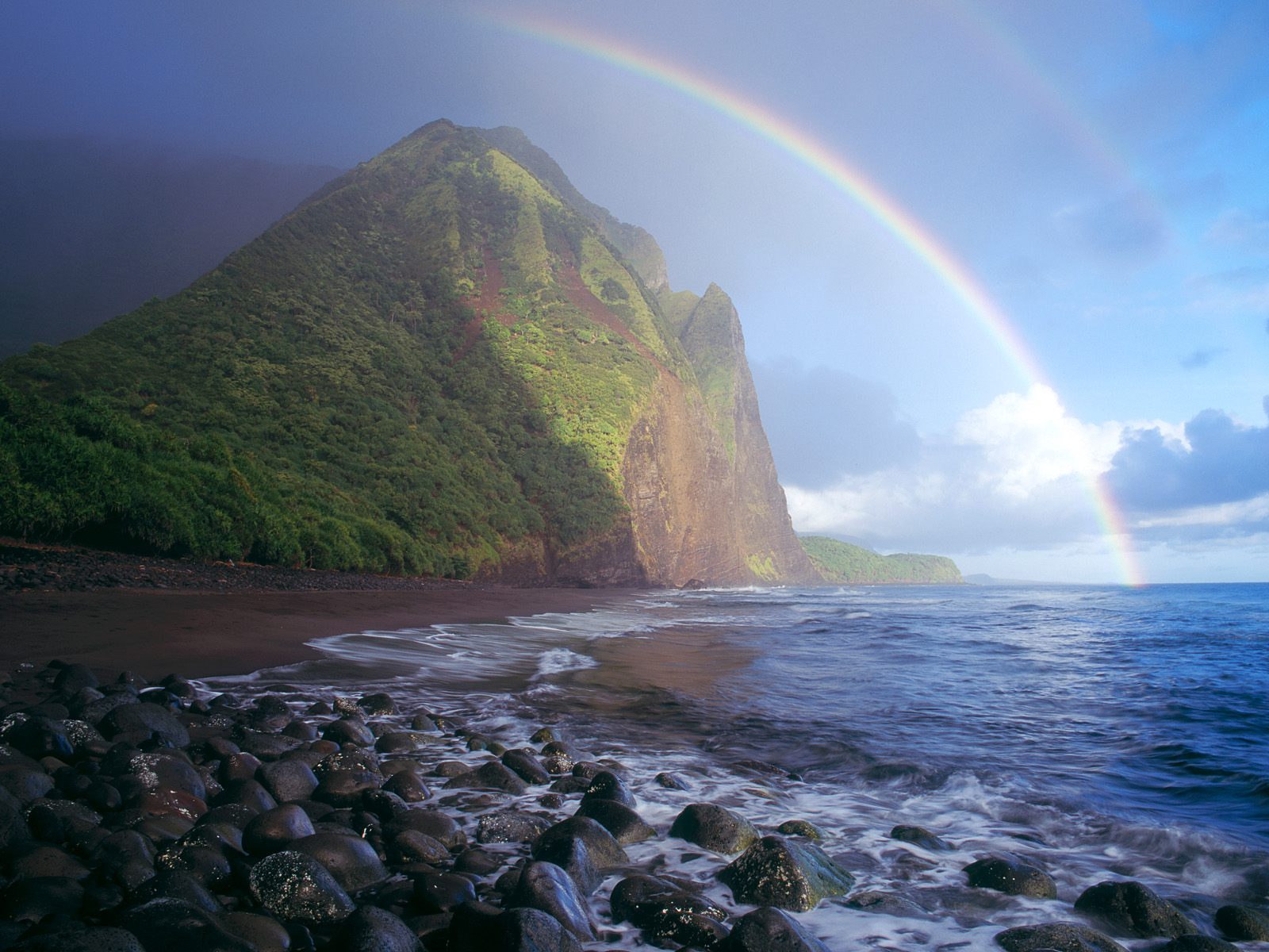 Hq Misty Rainbow Waialu Valley Molokai Hawaii Wallpaper