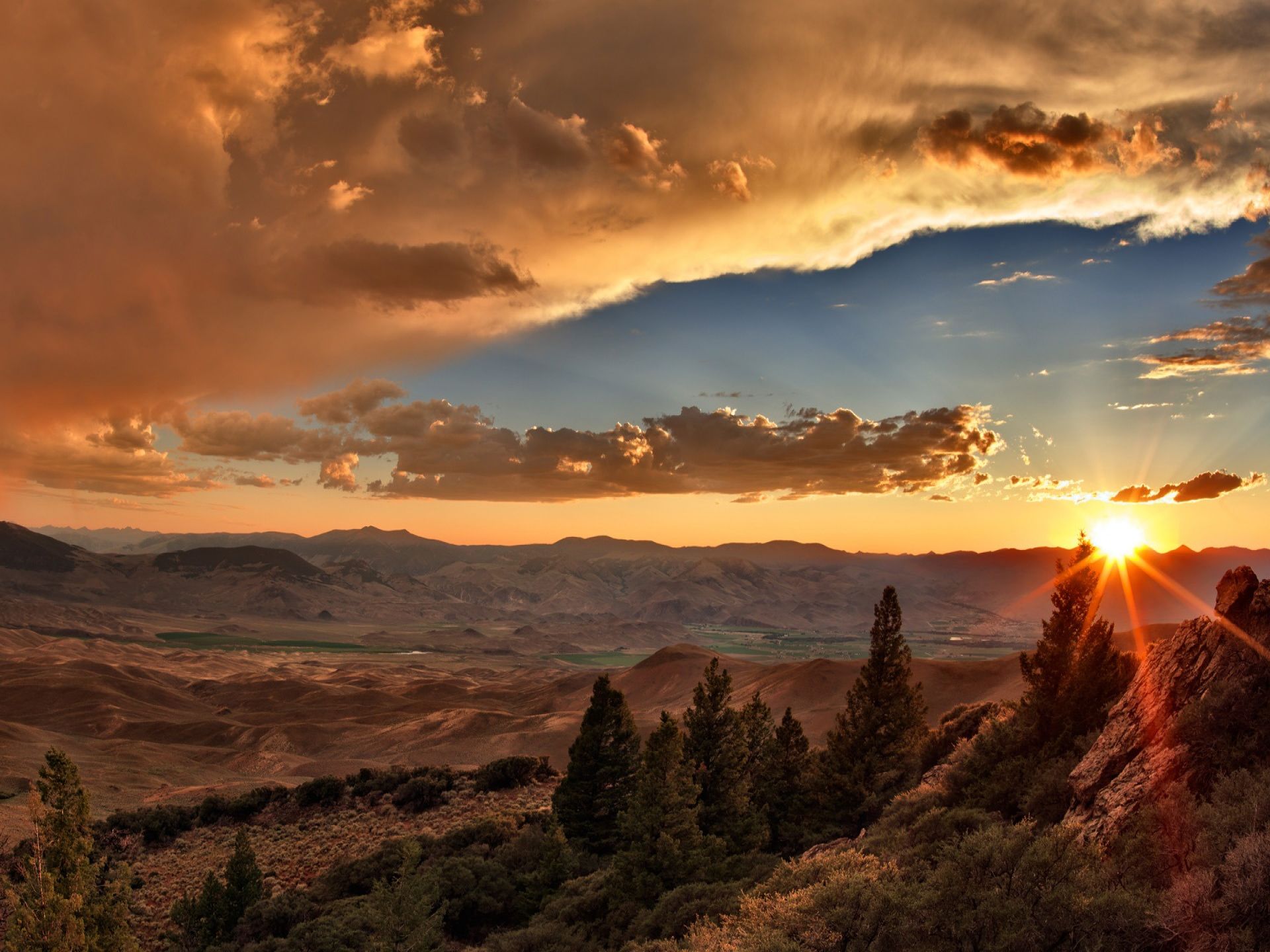 Beautiful Sunset Mountains Wallpaper HD
