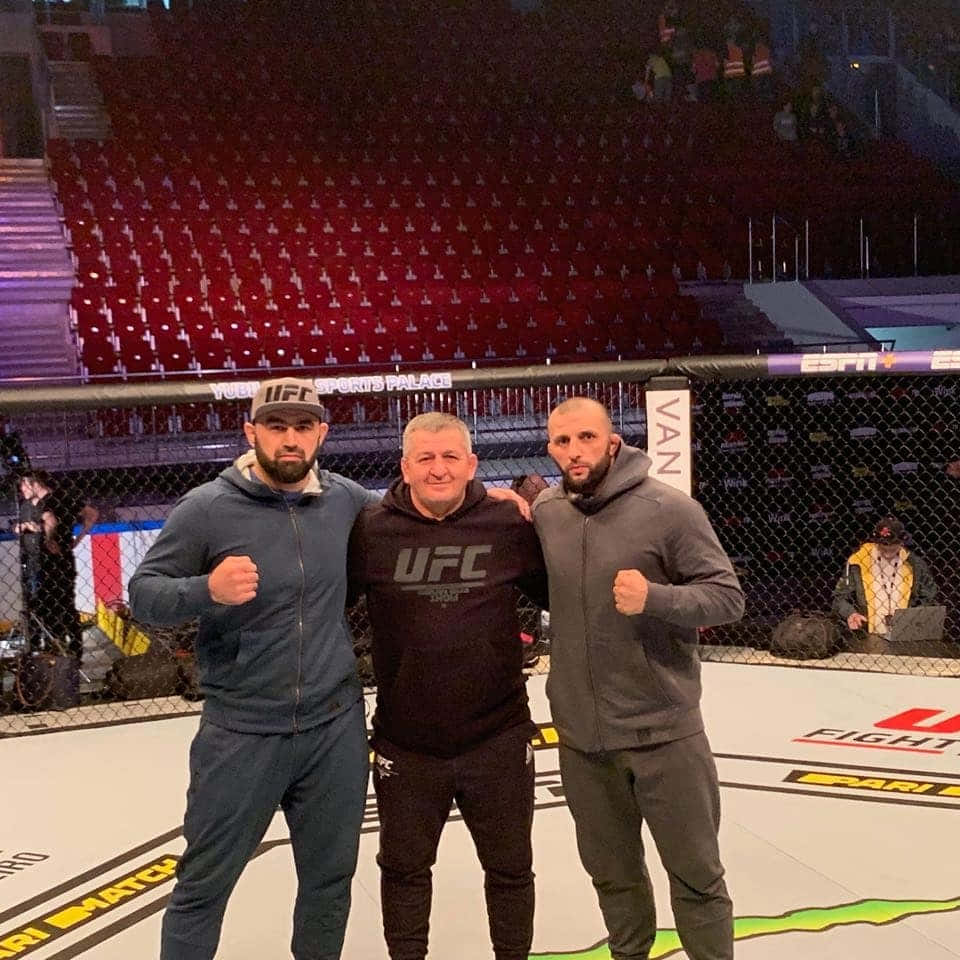 Shamil Abdurakhimov With Coach And Friend Wallpaper