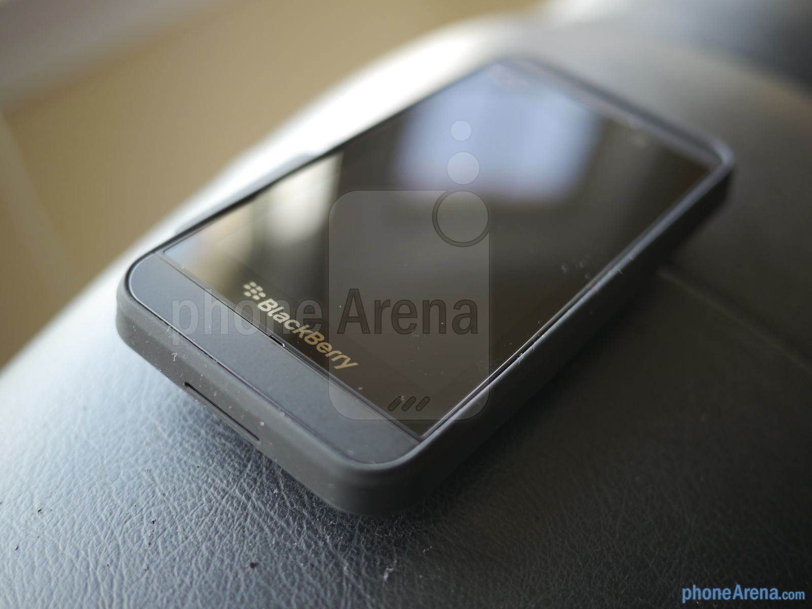 Powerskin Blackberry Z10 Battery Case Hands On Phonearena Res