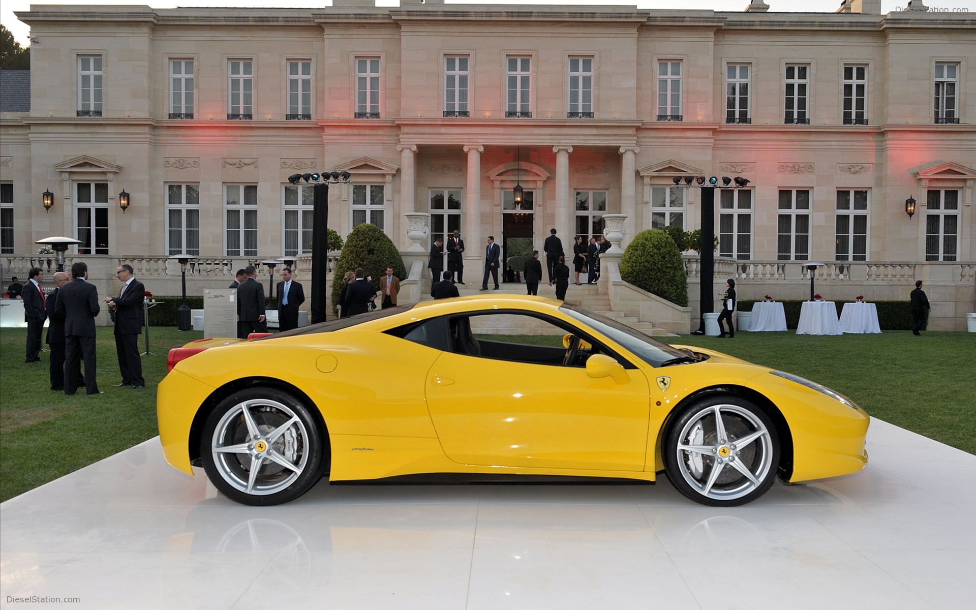 Home Ferrari Italia